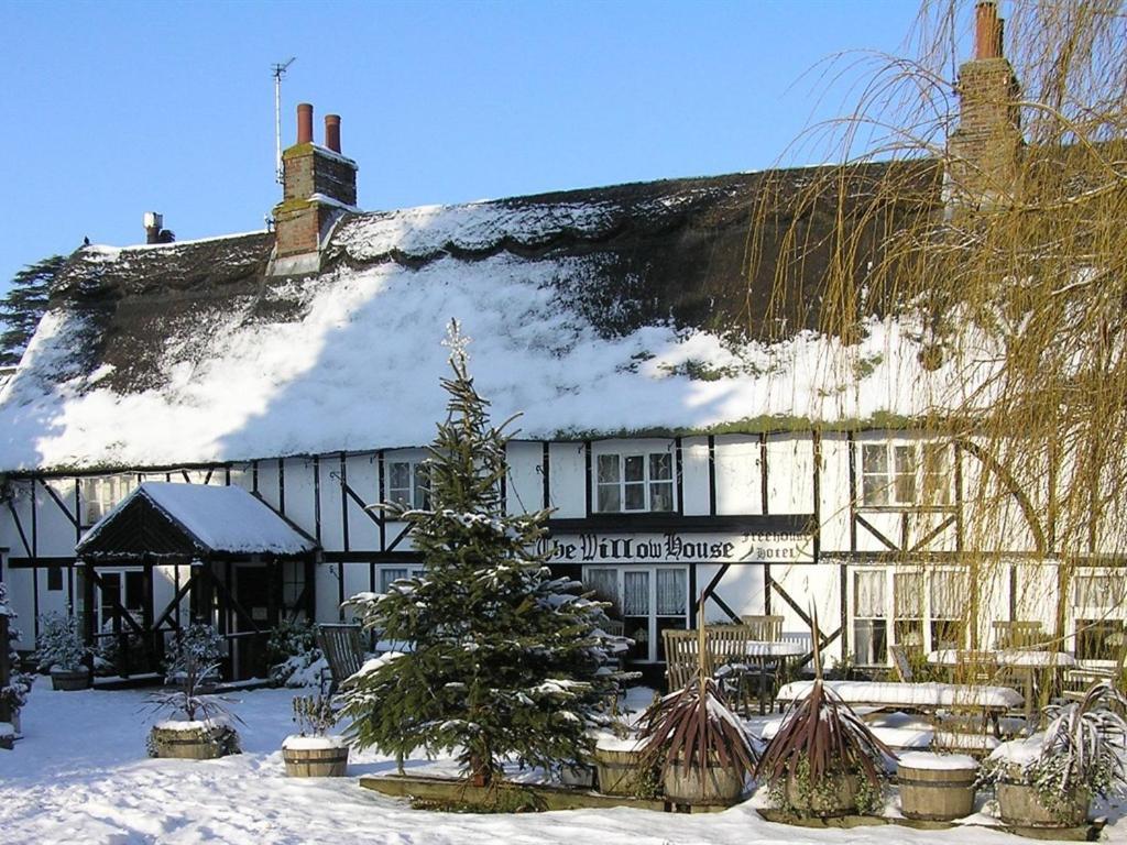 The Willow House Hotel Watton Exterior photo